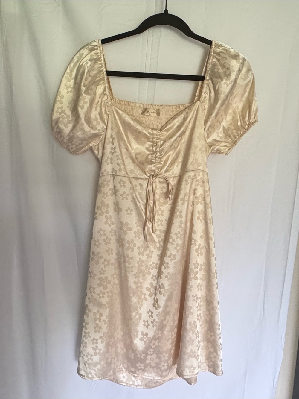 Altar'd‎ State Cream Floral Jacquard Midi Dress with Puff Sleeves Size M